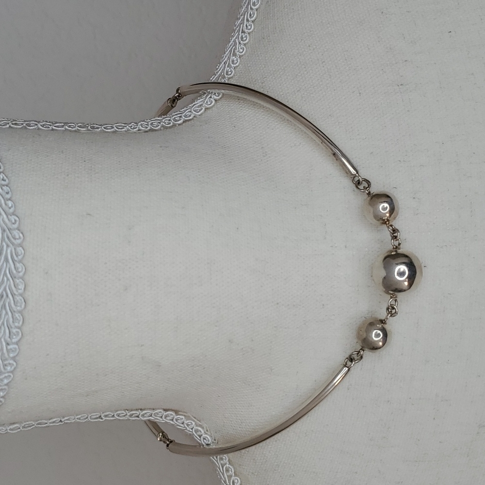 Silver necklace